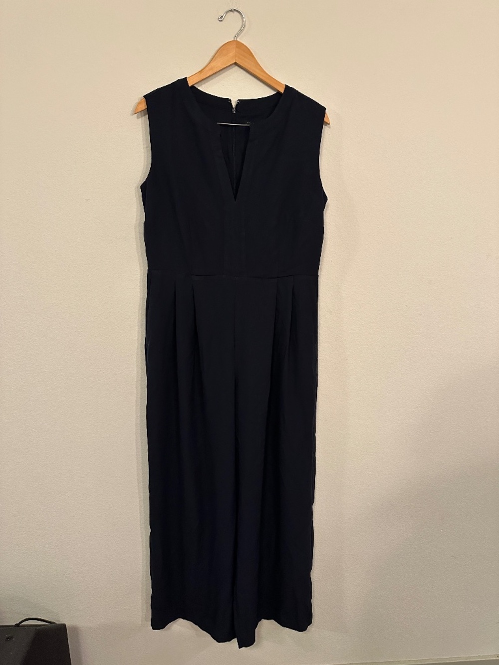 Ann Taylor Sleeveless Wide Leg Jumpsuit Women's 10 Navy V-Neck